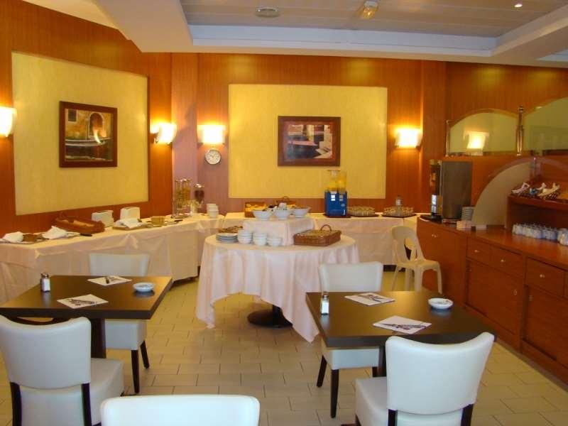 Brit Hotel Du Lac Сент-Пол-ле-Дакс Ресторан фото